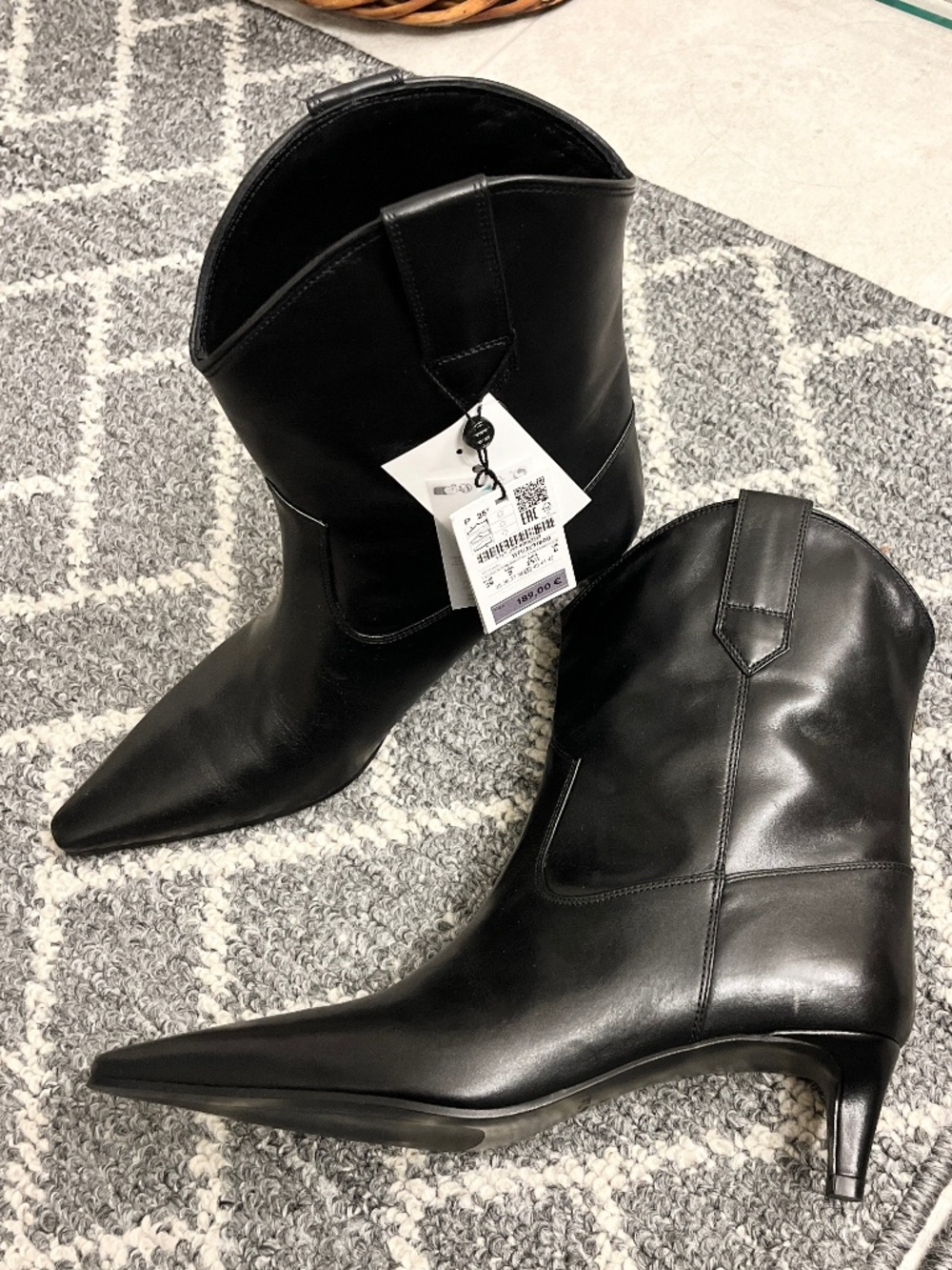 New MASSIMO DUTTI Western kittle heel cowboy booties